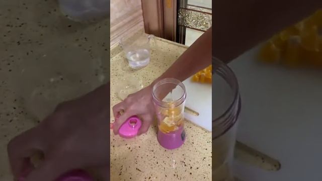 Portable Blender Juicer Cup USB Rechargeable смотреть онлайн