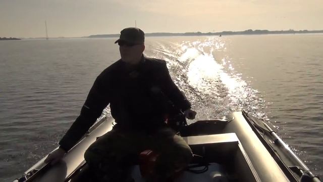 Fix-Kraft Schlauchboot 420 / Inflatable boat 420 / Лодка 420 & Tohatsu MFS 20 CS смотреть онлайн