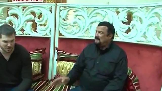 Рамзан Кадыров пригласил Стивена Сигал в Чечню Steven Seagal Dancing Chechen Lezginka смотреть онлайн