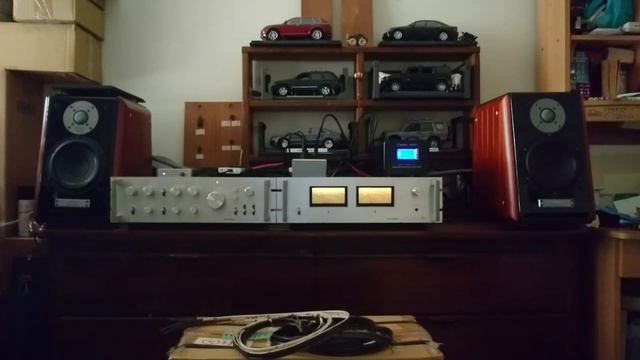 Usher BE-718 DMD смотреть онлайн