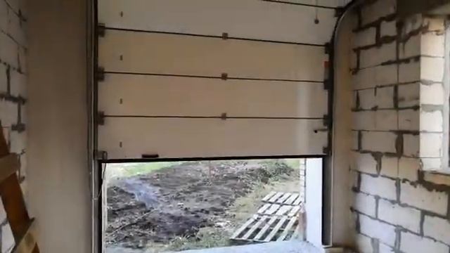 Ворота в гараж (работа конструкции изнутри) смотреть онлайн