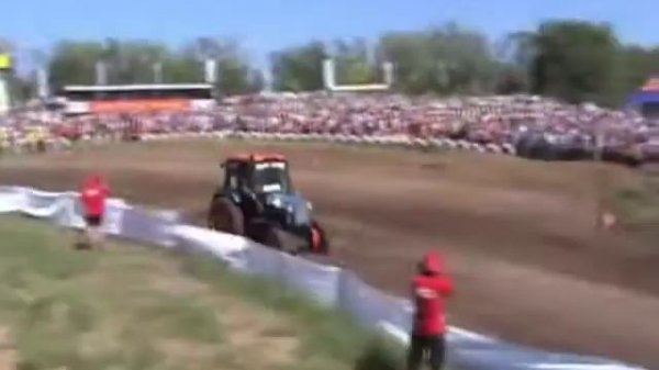 Extreme Tractor Racing in Russia