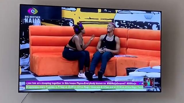 Groovy giving phyna assurance outside the house.phyna and Groovy dey Carry me go where I no know oo смотреть онлайн