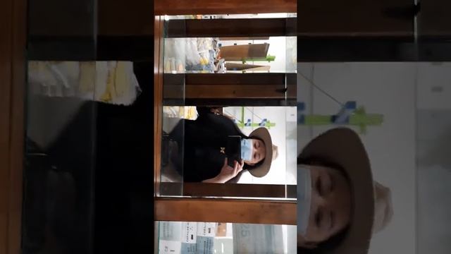 Есть магазин б/у для дома. Окна мебель, лампы, трубы и тд. смотреть онлайн