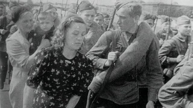 "Провожала сокола" (В. Горячих, Е. Хоринский) смотреть онлайн