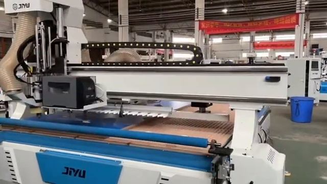 Фрезерный станок с ЧПУ JIYU CH1-12LA смотреть онлайн