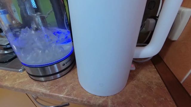 ТЕСТ чайника Сяоми ► Xiaomi 1.5L Electric Water Kettle против Vitek смотреть онлайн