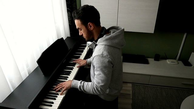 Fly - Ludovico Einaudi (The Intouchables) ~ Piano Cover Roland RP-102 смотреть онлайн