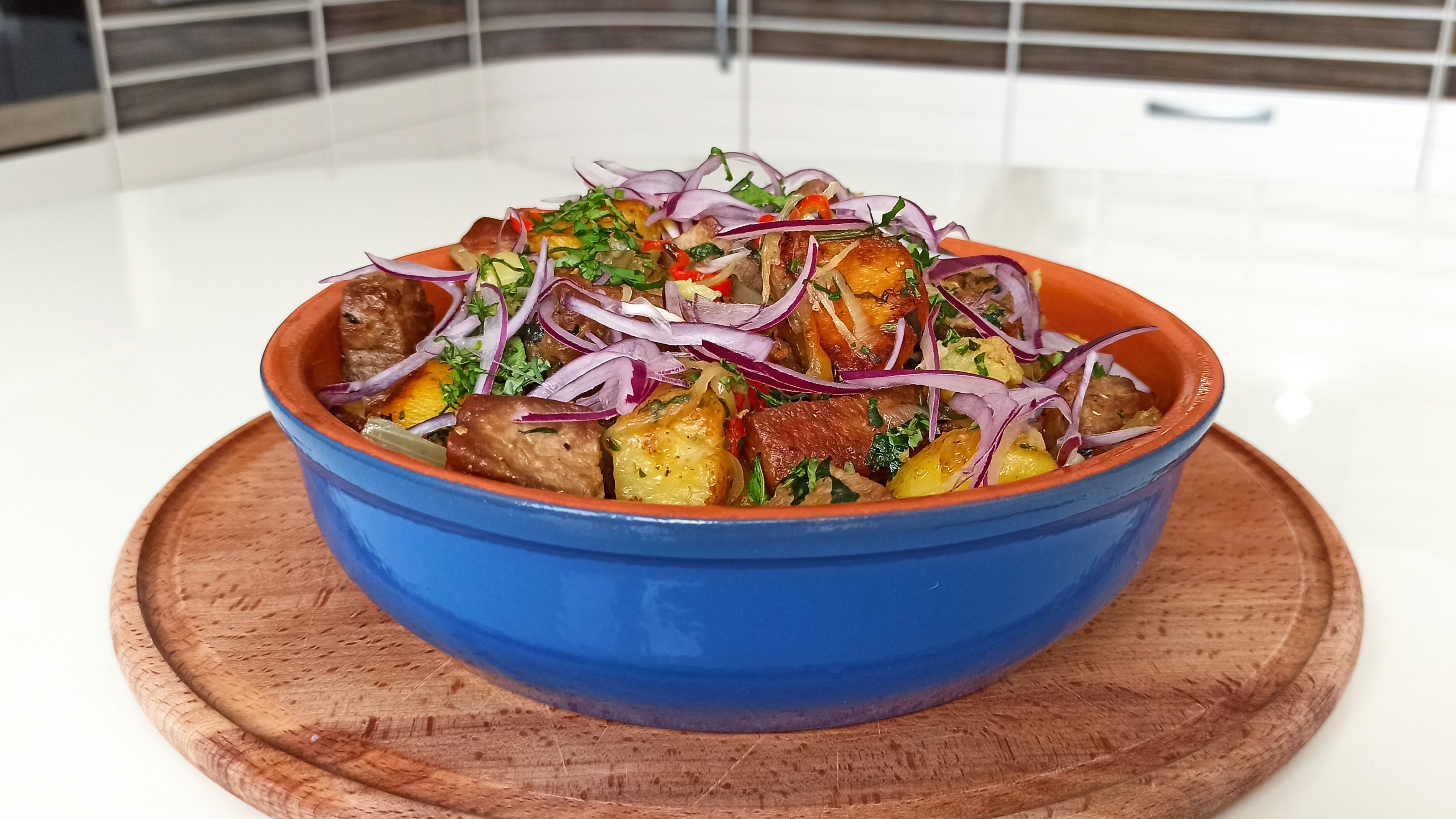 Блюдо Грузинской кухни Оджахури! А если проще, то жареное мясо с картофелем! смотреть онлайн