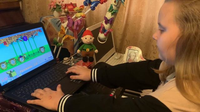 Мilana. "Fruits lines" (басовый и скрипичный ключ) в процессе игры смотреть онлайн