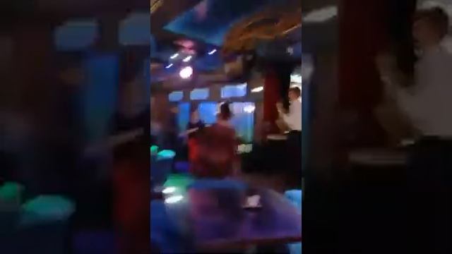 Танцы под саксофон в Новосибирске - Саксофонист Максим Иванычев смотреть онлайн