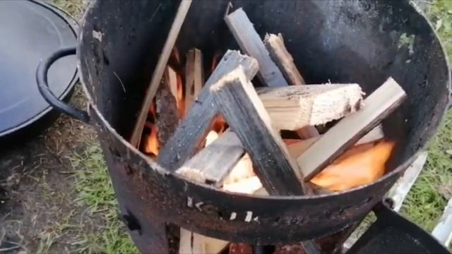 Жареный карась в казане на костре с хрустящей корочкой Как вкусно пожарить карася? смотреть онлайн