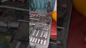 Устраняем течь антифриза на автомобиле Фольцваген.