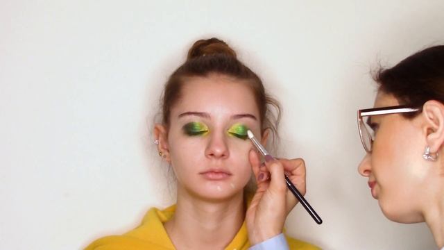 Color makeup в жёлто-зеленых тонах | Обучение визажистов в Ростове-на-Дону смотреть онлайн