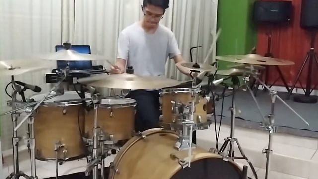 WHAT A BEAUTIFUL NAME - HILLSONG - DRUM COVER смотреть онлайн