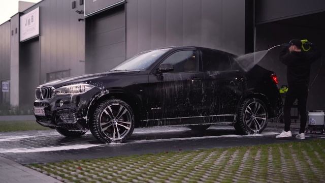 BMW X6 First Wash In 1 Year - Deep Clean смотреть онлайн