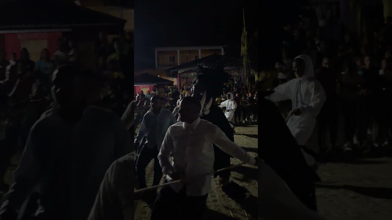 Получила кнутом по ногам (Марди Гра, Панама) смотреть онлайн