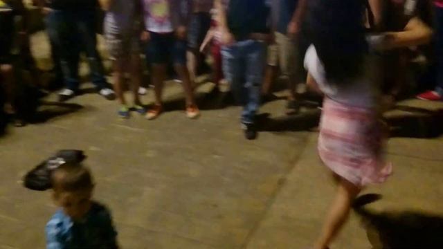 BATUMI ГРУЗИЯ супер танец девочек на набережной! Super dance girls! смотреть онлайн