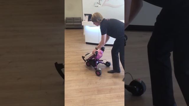 Direct2Mum Demonstrating The Quinny Zapp Xtra 2 Pushchair