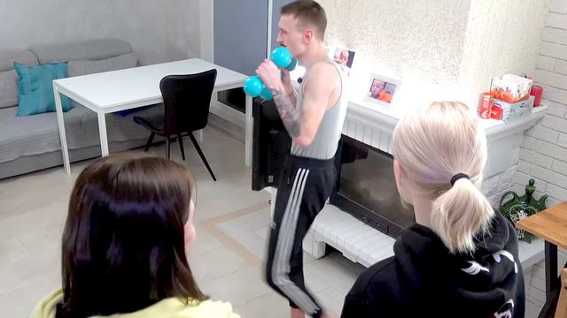ДОХЛЯК Против СИРЕНОГОЛОВОГО в Реальной Жизни !! смотреть онлайн