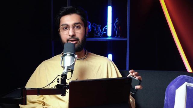 Z FLIP 4 IS HERE! SHOULD YOU BUY IT? (ZF3 VS ZF4) смотреть онлайн