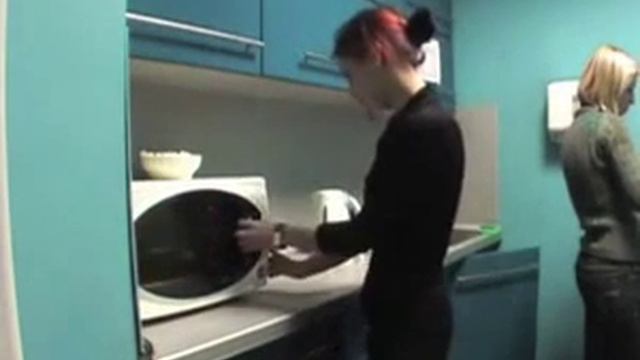 Говорящая микроволновка капец реакция людей) смотреть онлайн