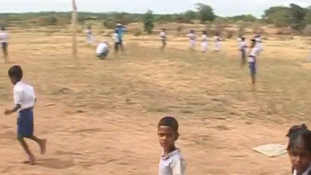 MaximsNewsNetwork: SRI LANKA: CHILDREN RETURN to SCHOOL after WAR (UNICEF) смотреть онлайн