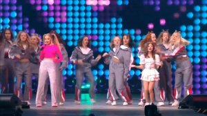 Милана Хаметова и Милана Стар.  полная песня. Песня года 2022.