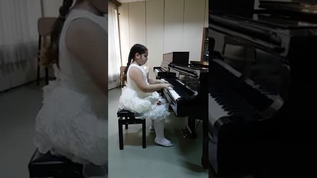 CARMEN DILARA BAGIS (UGY) смотреть онлайн