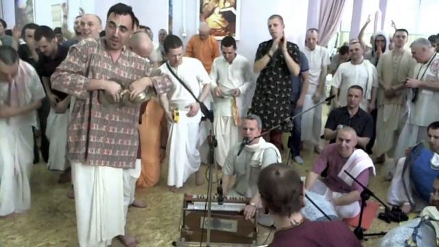 2016.05.02, Пн. - СПб, КЦ Гаура. Пн Годовщина Инсталяции Нитай-Гаура-Чандры. Л-я Е.С. БВГМ смотреть онлайн