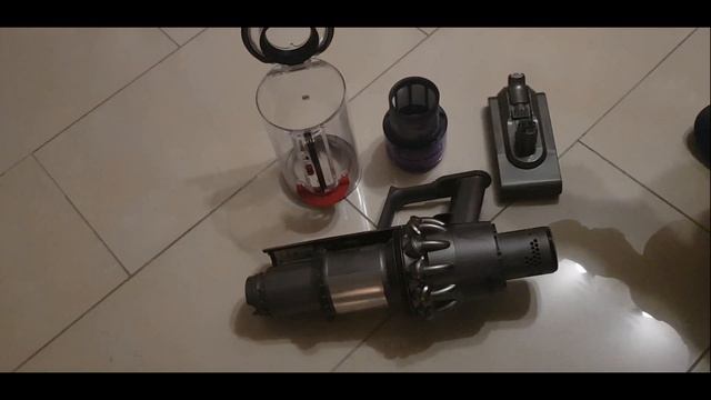 DYSON V11 ABSOLUTE EXTRA PRO Dyson V10 reinigen смотреть онлайн