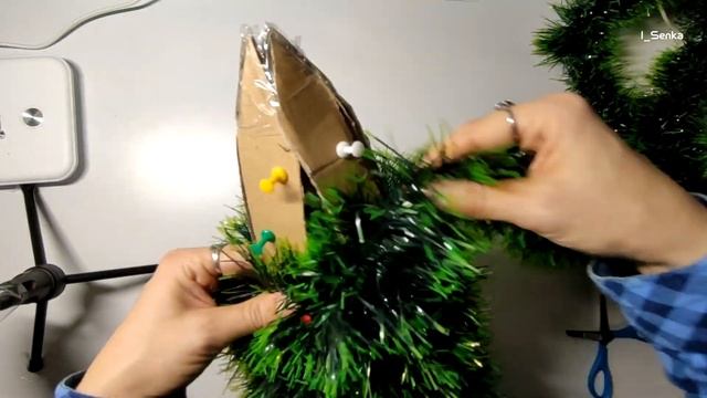 Новогодняя елка из картона и мишуры своими руками смотреть онлайн