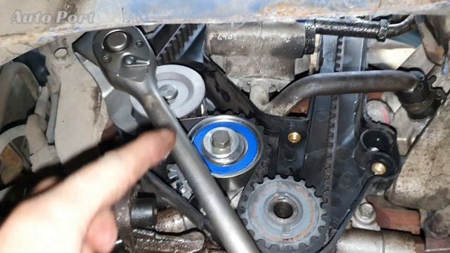 Деу Нексия(N-150) замена ремня ГРМ и помпы на 8-ми клапанном двигателе A15SMS. смотреть онлайн