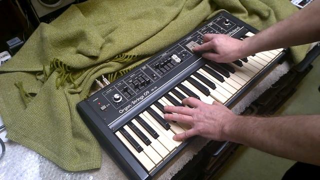 Roland Organ/Strings RS-09 Mk 1 stereo sound demo смотреть онлайн