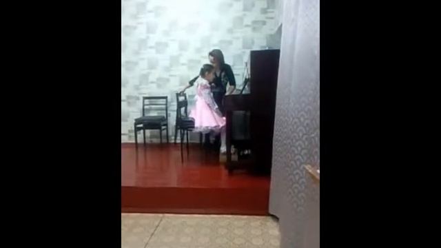 Вот как учат в Российской музыкальной школе! смотреть онлайн