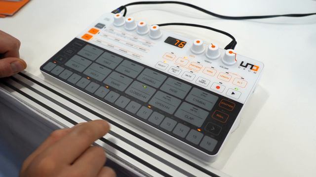 Uno Drum de IK Multimedia: presentación y demo de sonido смотреть онлайн