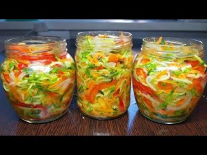 Зимой открыли Баночку и АХНУЛИ КАК ВКУСНО! Вкусный салат «РАДУГА» на Зиму!