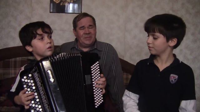 00256 Баянисты братья Фроловы и их дед Владимир.Семь-сорок,Во кузнице. смотреть онлайн