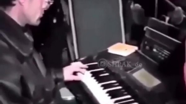 Слышишь ты Лейла