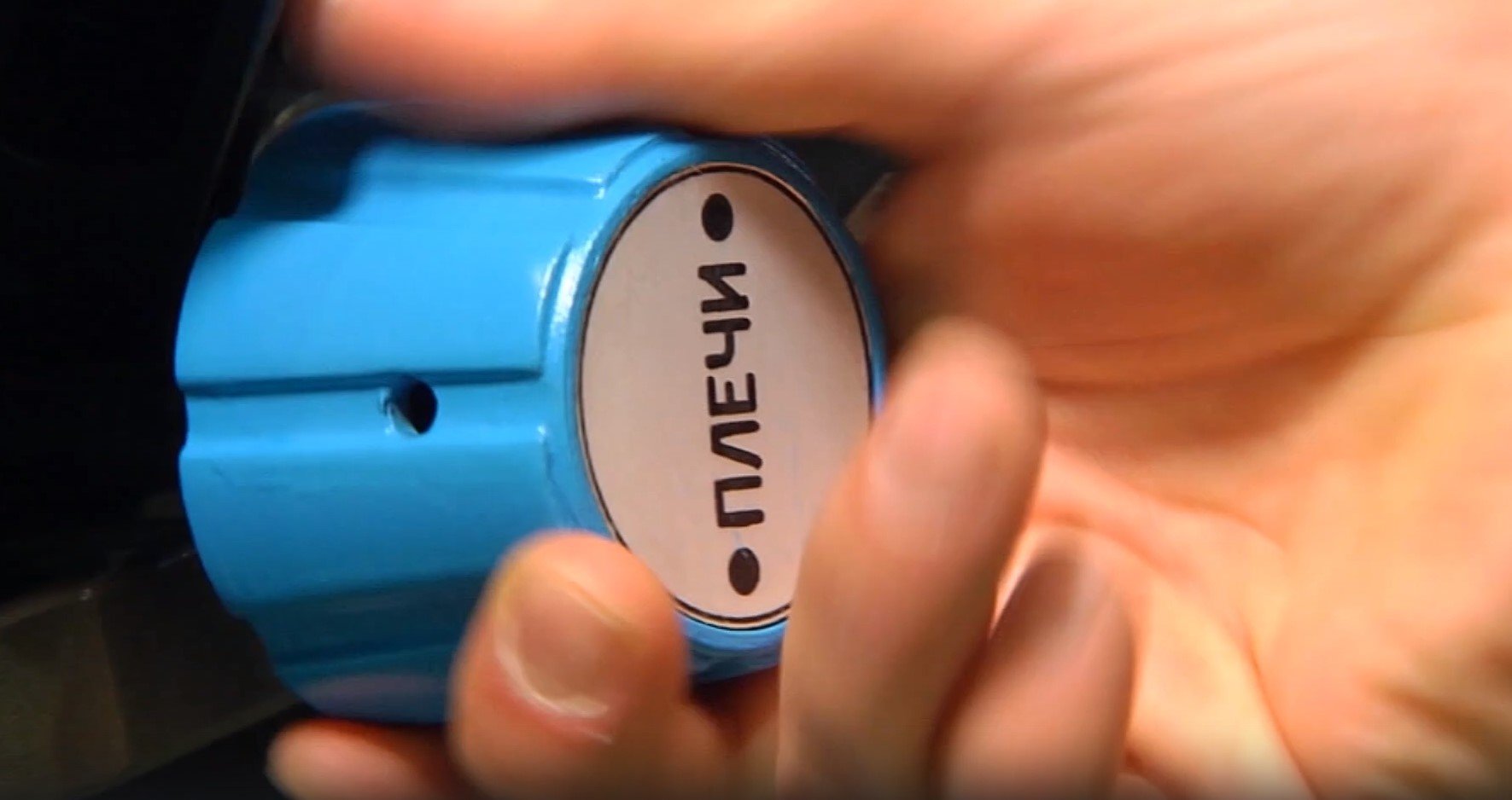 В такой одежде хоть в космос смотреть онлайн