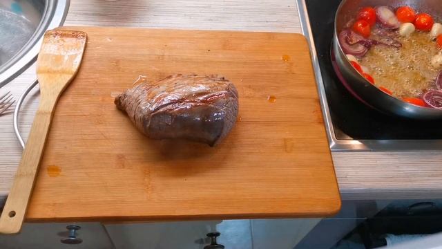 Вырезка говяжья на сковороде смотреть онлайн