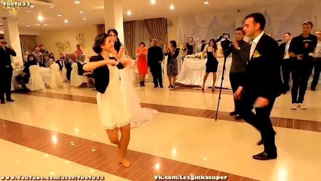 Супер Лезгинка на Свадьбе ! Зажигательный танец девушки смотреть онлайн
