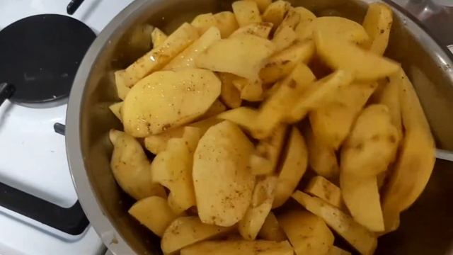 Подготовка к Новому году, Мария рисует. Запеченая картошка. смотреть онлайн