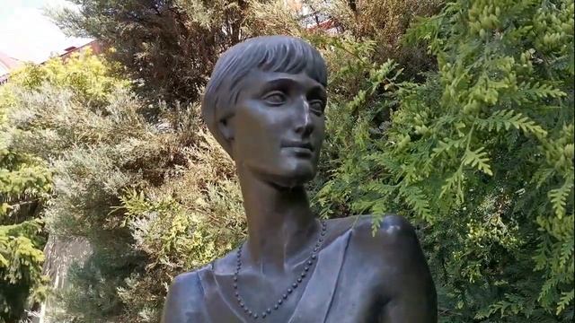 Гуляем по Саду Скульптур (Харьков) смотреть онлайн