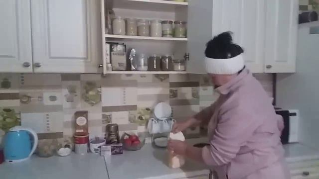 " три поколения" мама придумала новый рецепт ( подготовка) смотреть онлайн