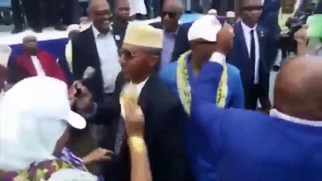 Le nouveaux chanson de azali assoumani смотреть онлайн
