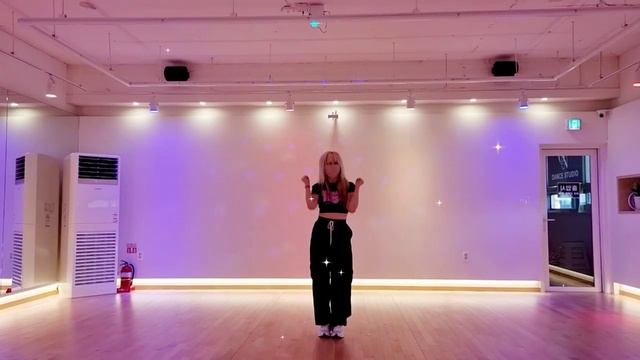 화사(HWASA)-I Love My Body/이지댄스/포인트안무/다이어트댄스/시니 смотреть онлайн