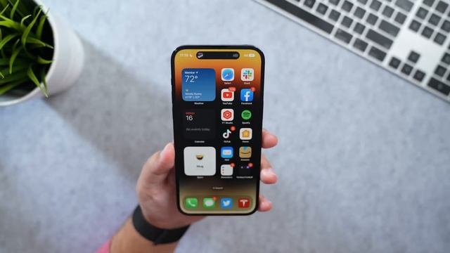 Пока НЕ покупайте iPhone 14!! Стоит ли подождать iPhone 15? смотреть онлайн