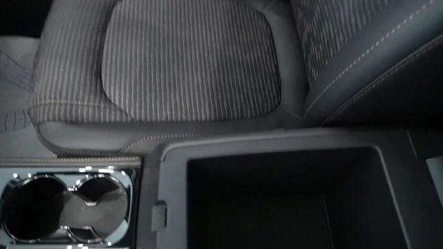 Выстраиваются очереди! Уже есть первые продажи. Привезли "Москвич-3" на механике смотреть онлайн