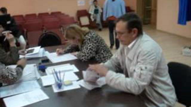 Избиратель возвращает бюллетень смотреть онлайн